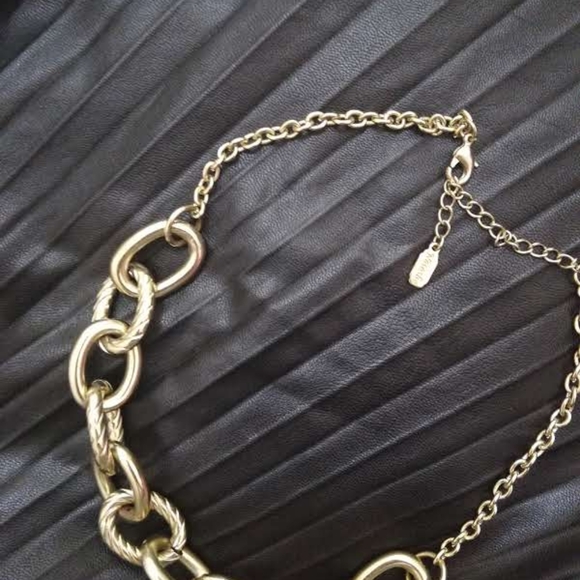 Natasha Gold Link Chain Necklace - Picture 8 of 8